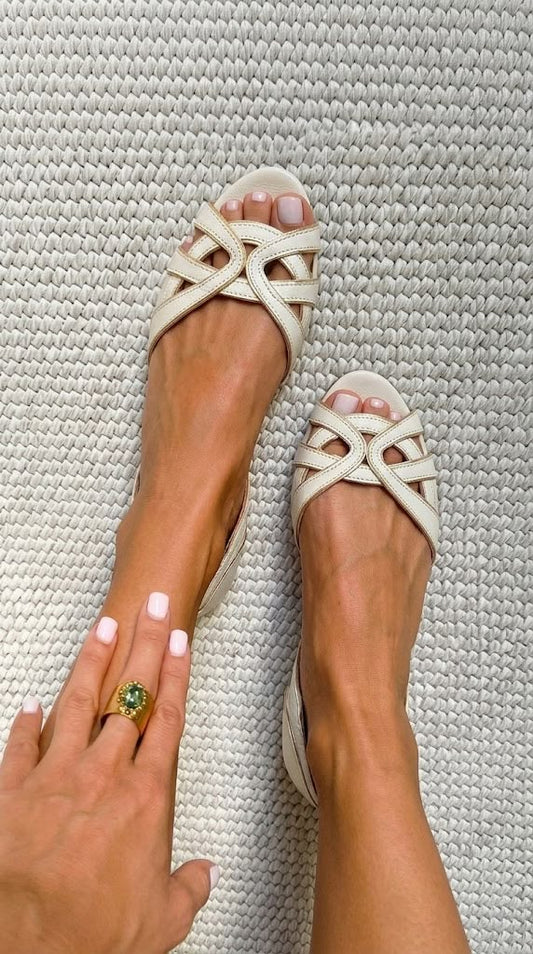 Camilla | Sandalias trenzadas en color crema, elegantes