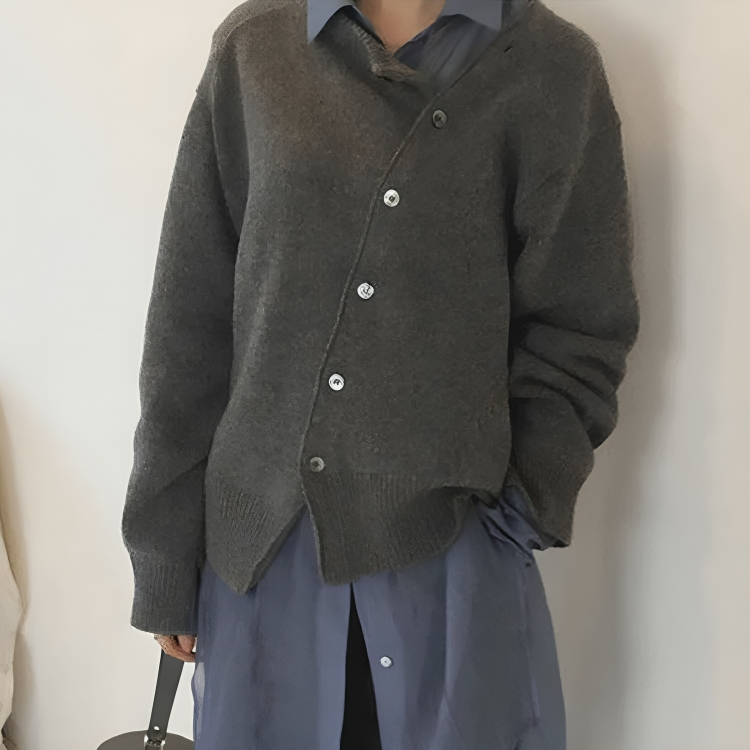 Luna | Cardigan with Asymmetrical Buttons