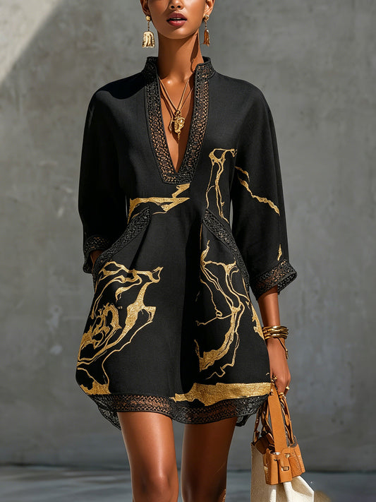 Renata - Vestido corto de encaje con estampado dorado y escote en V profundo