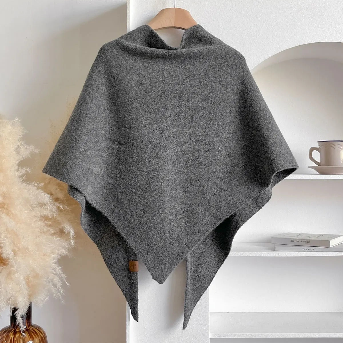 LUNARA™ – Cozy Soft Wrap for Everyday Comfort