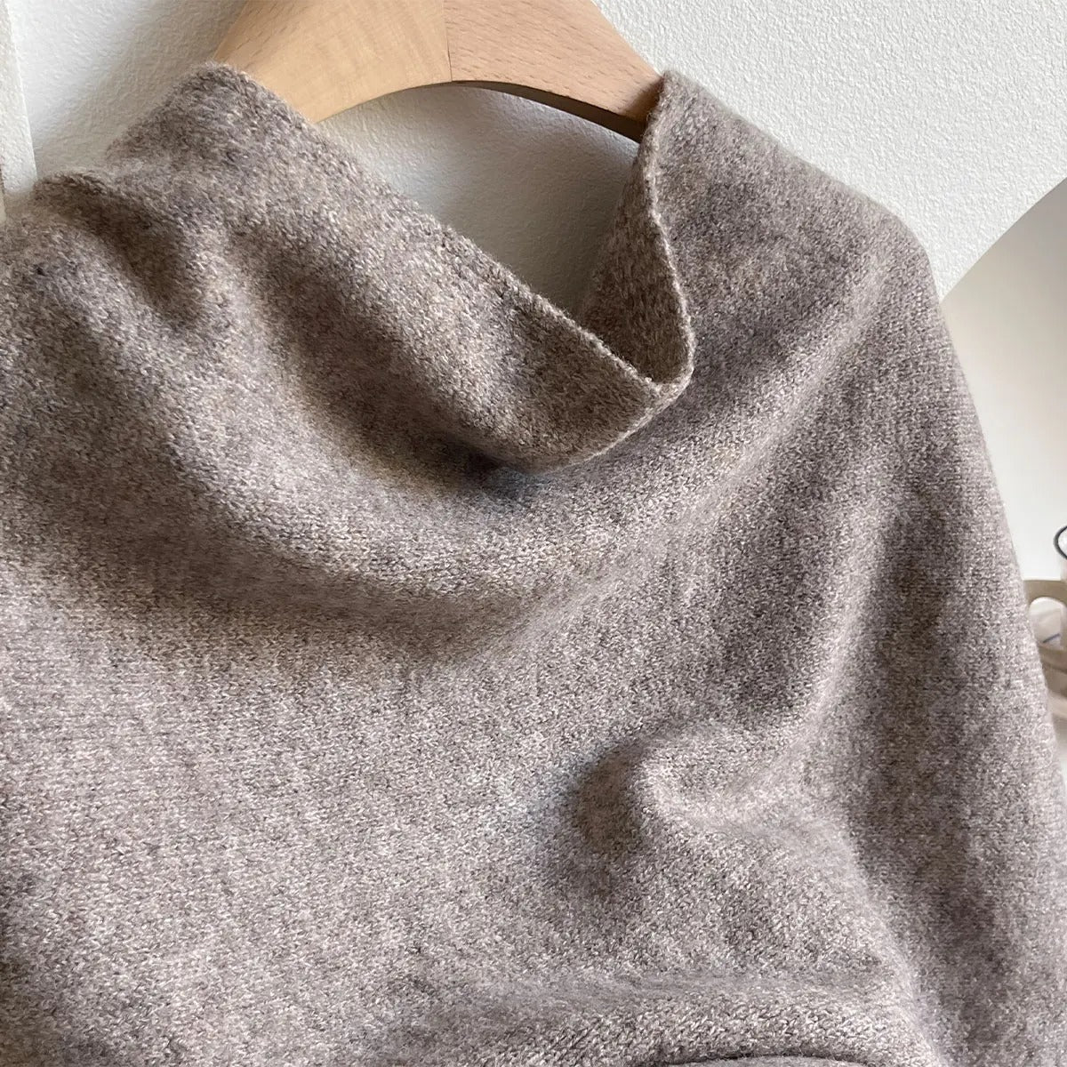 LUNARA™ – Cozy Soft Wrap for Everyday Comfort
