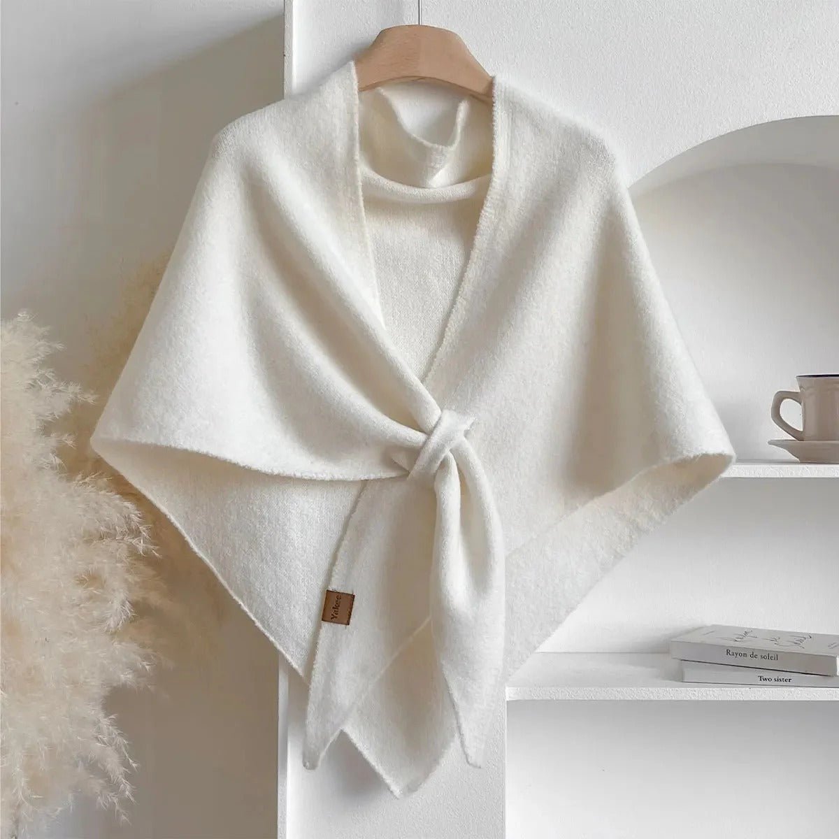 LUNARA™ – Cozy Soft Wrap for Everyday Comfort